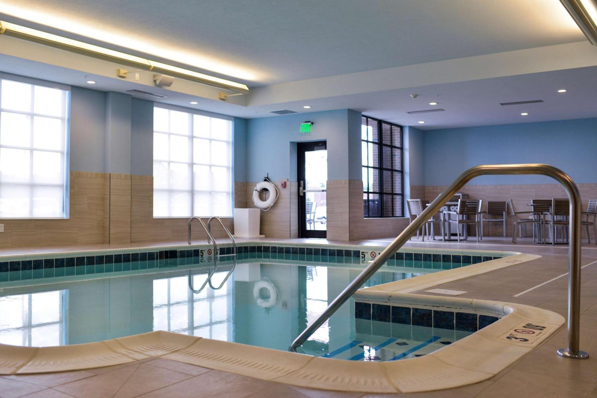Hilton Garden Inn Louisville Mall Of St. Matthews Zewnętrze zdjęcie