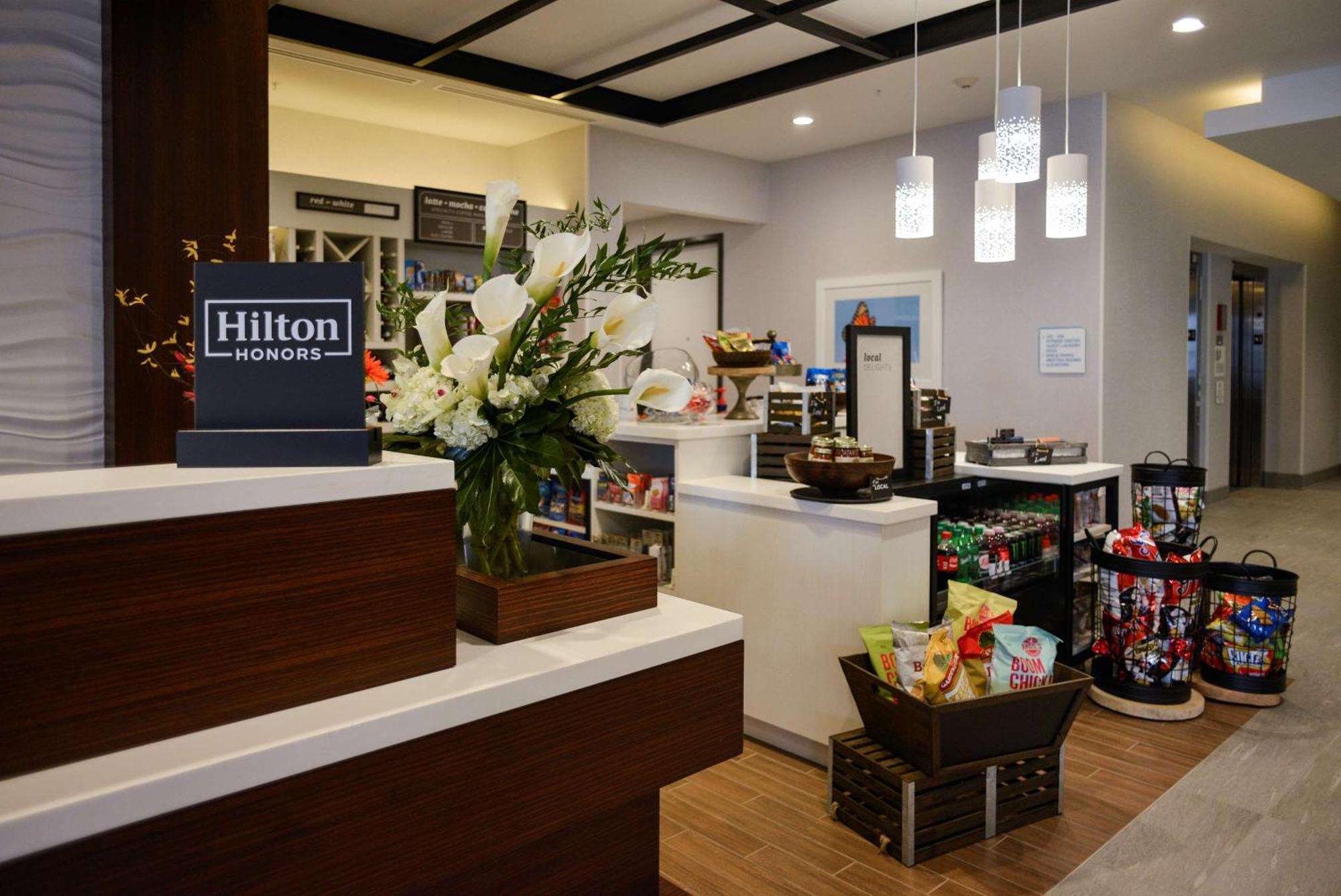 Hilton Garden Inn Louisville Mall Of St. Matthews Zewnętrze zdjęcie